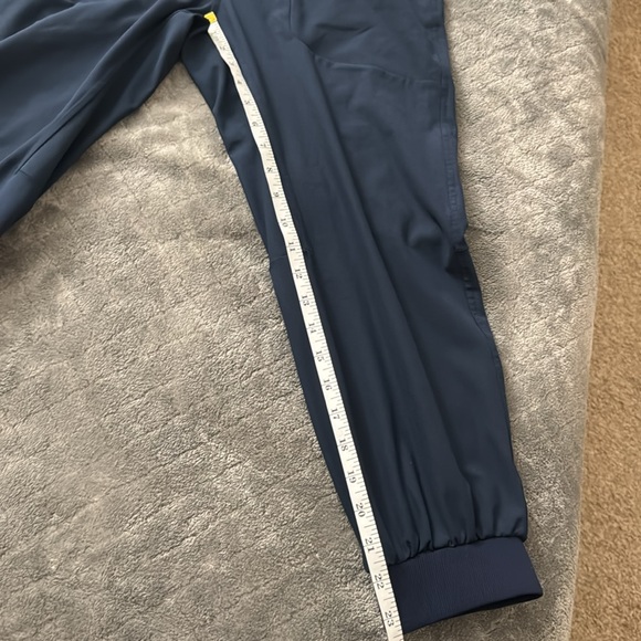 Lululemon’s ABC Jogger HEMMED (Classic Fit) Size Small Navy Blue - Picture 2 of 5